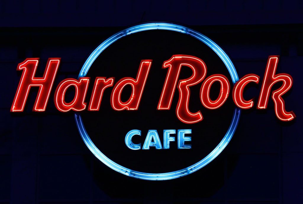MusikHolics - Hard Rock Café Vienna Retail Manager Interview